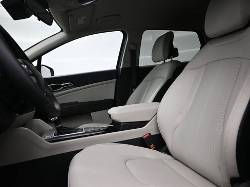 Certified 2026 Kia Sportage EX image 11