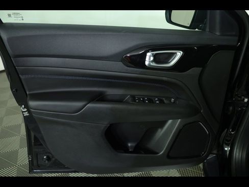 New 2026 Jeep Compass Latitude image 20