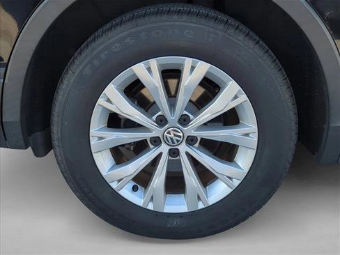 Used 2019 Volkswagen Tiguan S image 9