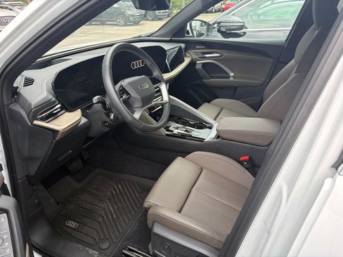 Certified 2025 Audi Q5 Premium Plus w/ Premium Plus AWD/4WD image 2