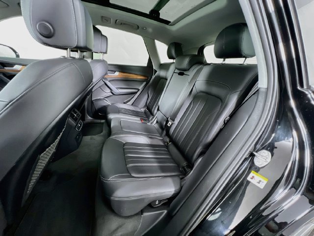 Used 2023 Audi Q5 2.0T Premium w/ Convenience Package AWD/4WD image 27