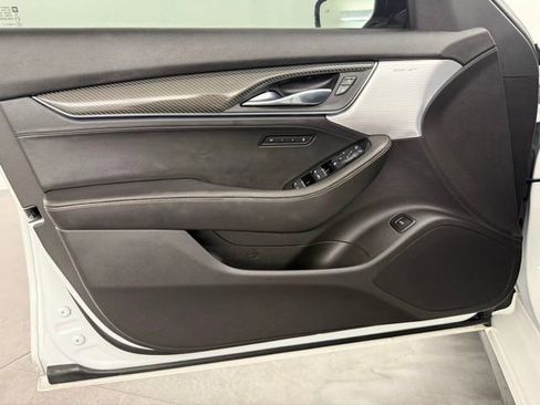 Used 2022 Cadillac CT5 V w/ LPO, ONYX Package image 30