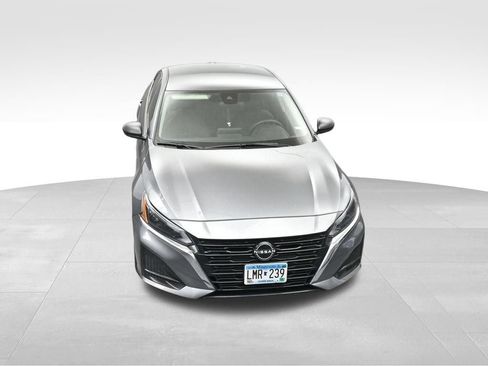 Used 2024 Nissan Altima 2.5 SV FWD image 24