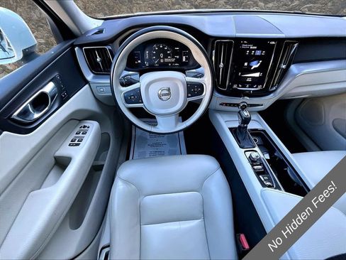 Used 2019 Volvo XC60 T5 Momentum w/ Premium Package AWD/4WD image 5