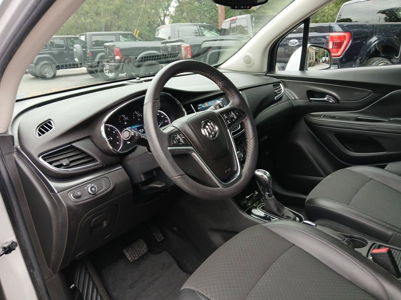 Used 2018 Buick Encore Preferred FWD image 17