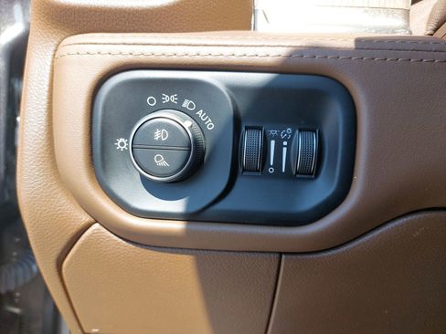 Used 2022 RAM 3500 Limited AWD/4WD image 27