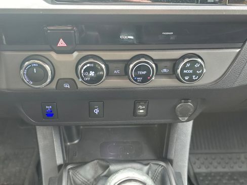 Used 2017 Toyota Tacoma TRD Off-Road w/ Tow Package image 63