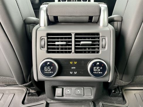 New 2026 Land Rover Discovery Limited Edition AWD/4WD image 26