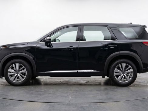 Used 2025 Nissan Pathfinder SV FWD image 5
