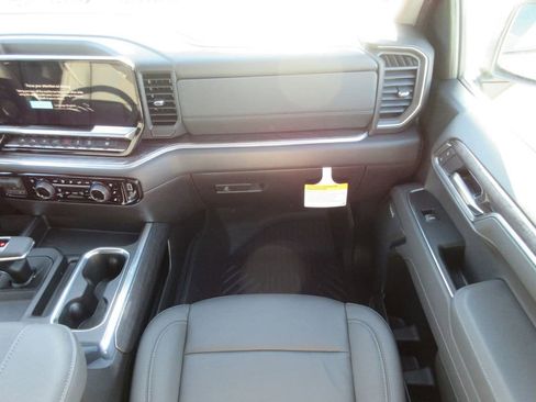 New 2026 Chevrolet Silverado 1500 LTZ w/ LTZ Premium Package AWD/4WD image 19