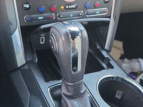Used 2018 Ford Explorer Limited w/ Equipment Group 301A FWD image 11