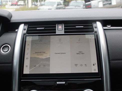 Certified 2025 Land Rover Discovery S image 22