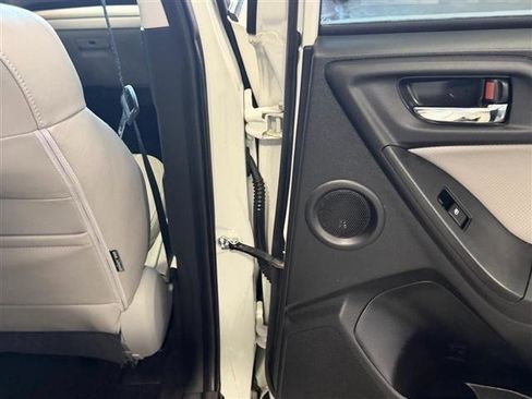 Used 2015 Subaru Forester 2.5i Touring w/ Eyesight & Navigation System AWD/4WD image 19