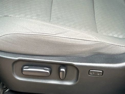Used 2020 Toyota Tacoma SR5 RWD image 19