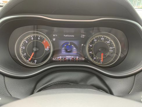Used 2022 Jeep Cherokee Latitude Lux FWD image 31