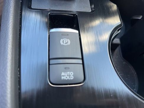 Used 2023 Nissan Rogue SV image 22