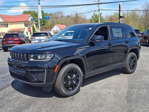 New 2026 Jeep Grand Cherokee Altitude AWD/4WD image 3