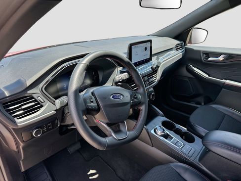 Certified 2025 Ford Escape ST-Line FWD image 9