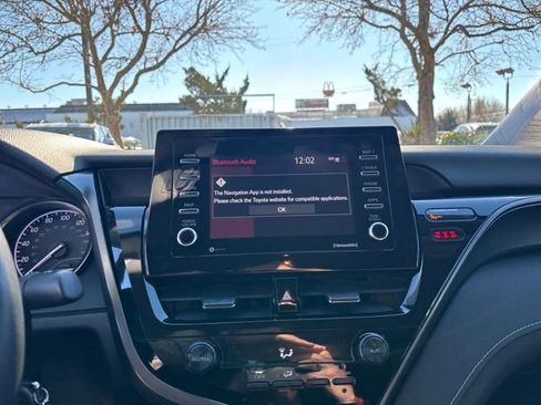 Used 2021 Toyota Camry SE image 21