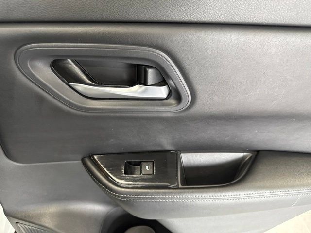 Used 2024 Nissan Rogue SV AWD/4WD image 44