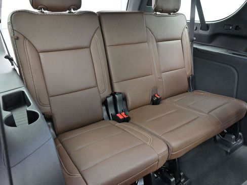 Used 2024 Chevrolet Suburban High Country w/ Advanced Technology Package image 41