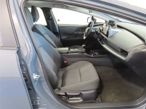 Used 2024 Toyota Prius LE FWD image 34