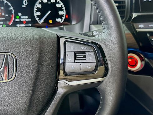 Used 2025 Honda Odyssey Elite image 25