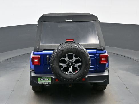 Used 2018 Jeep Wrangler Unlimited Sahara w/ Dual Top Group image 33