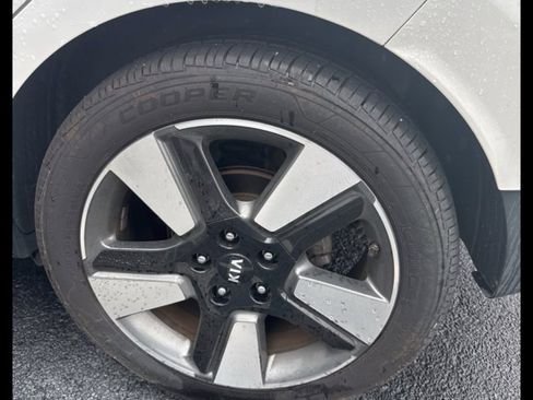 Used 2020 Kia Soul EX image 6