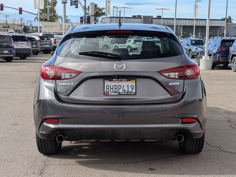 Used 2018 MAZDA MAZDA3 Touring image 3