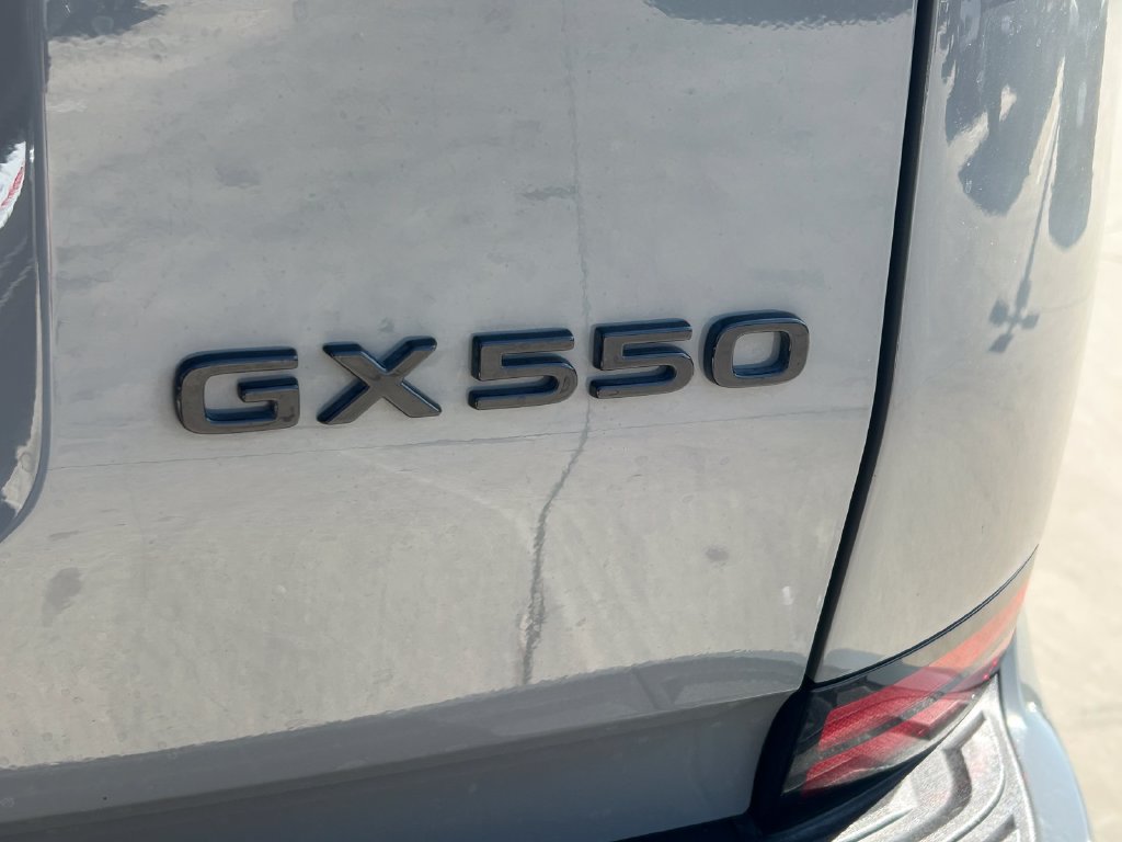 Used 2025 Lexus GX 550 w/ Accessory Package (32) AWD/4WD image 13