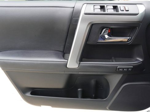 Used 2024 Toyota 4Runner Limited AWD/4WD image 21