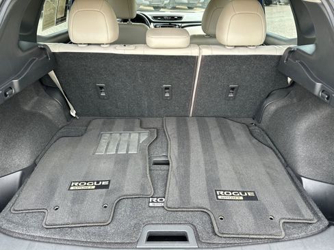 Used 2022 Nissan Rogue Sport SV w/ Technology Package image 16