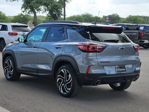 Used 2025 Chevrolet TrailBlazer RS w/ Convenience Package FWD image 3