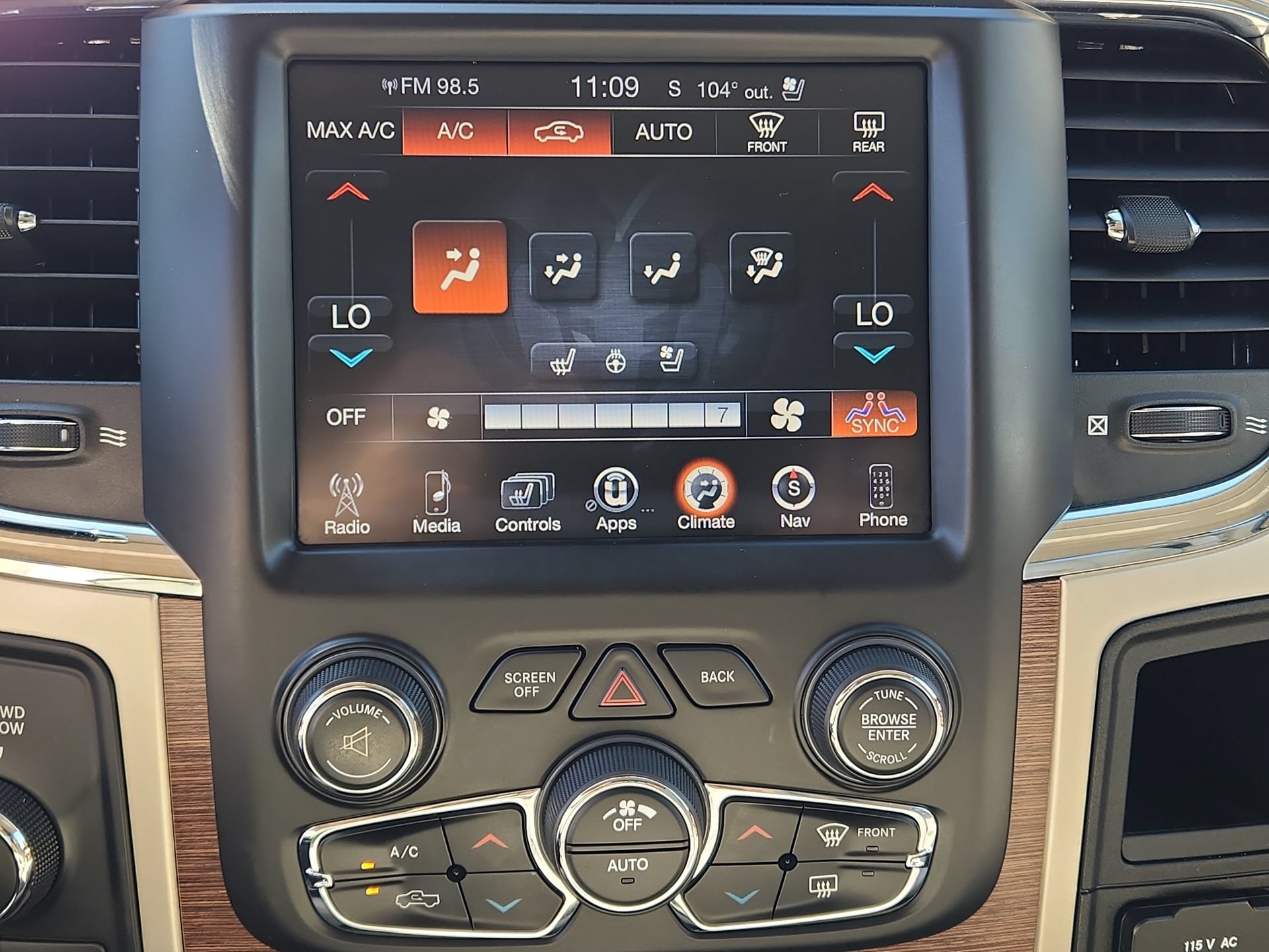 Certified 2016 RAM 2500 Laramie w/ Convenience Group AWD/4WD image 16