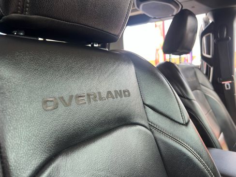Used 2020 Jeep Gladiator Overland AWD/4WD image 35