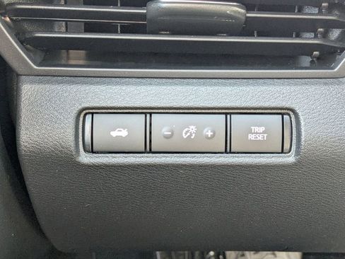 Used 2023 Nissan Altima 2.5 SV FWD image 16