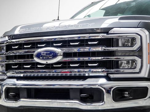 Used 2026 Ford F250 Lariat AWD/4WD image 2