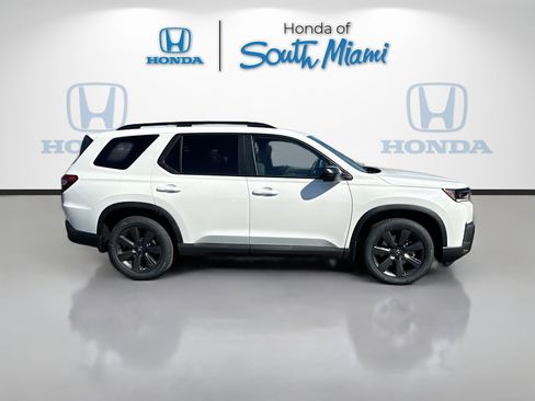 New 2026 Honda Pilot Sport image 8