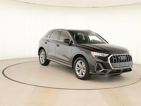 Certified 2021 Audi Q3 2.0T Premium w/ Convenience Package image 10