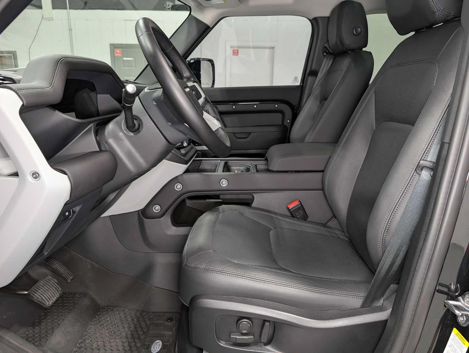 Used 2024 Land Rover Defender 110 S AWD/4WD image 4