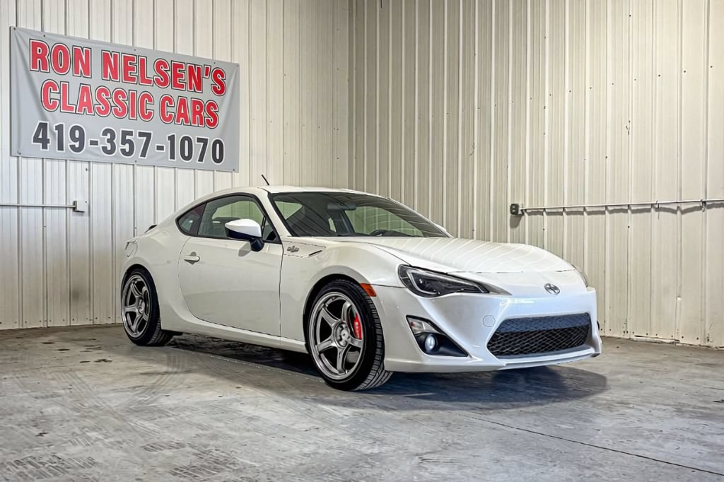 Used 2013 Scion FR-S RWD image 1