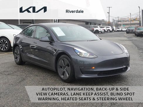 Used 2023 Tesla Model 3 Standard Range RWD image 1