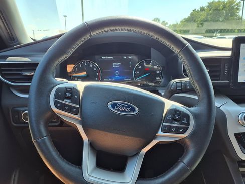 Used 2024 Ford Explorer XLT w/ Equipment Group 202A AWD/4WD image 10