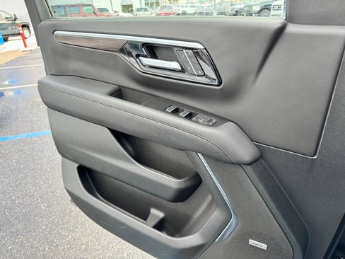 Used 2025 Chevrolet Tahoe Premier image 32