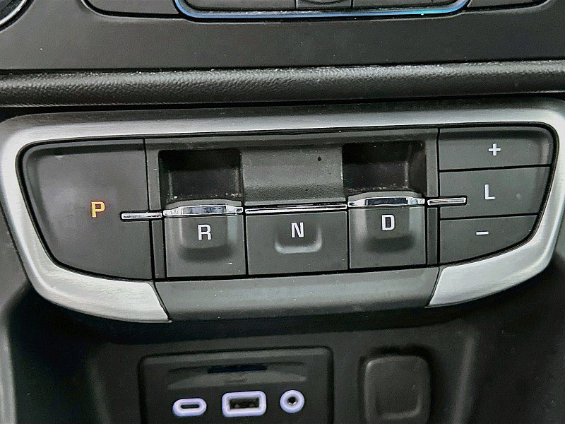 Used 2024 GMC Terrain SLT AWD/4WD image 17