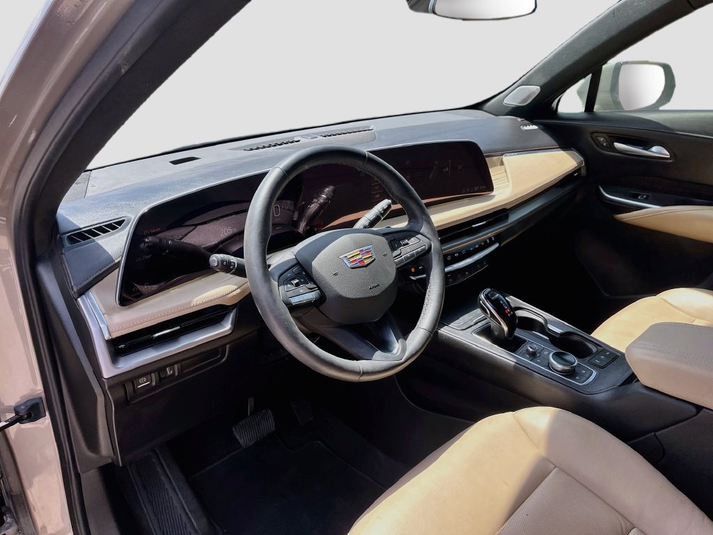 Used 2025 Cadillac XT4 Premium Luxury FWD image 9