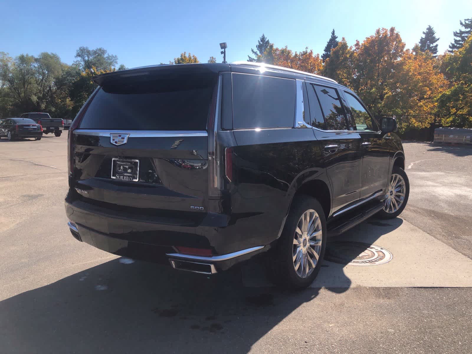 Used 2021 Cadillac Escalade Premium Luxury AWD/4WD image 3