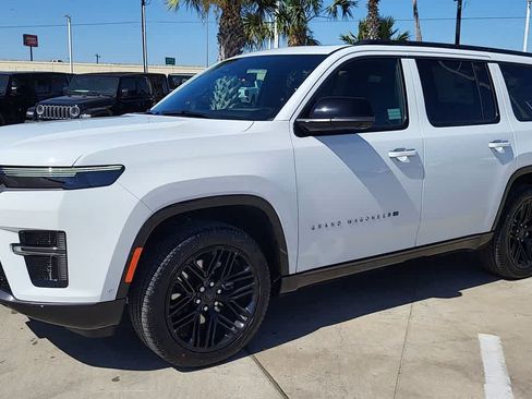 New 2026 Jeep Grand Wagoneer Limited AWD/4WD image 4