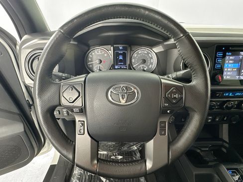 Used 2018 Toyota Tacoma TRD Pro image 11